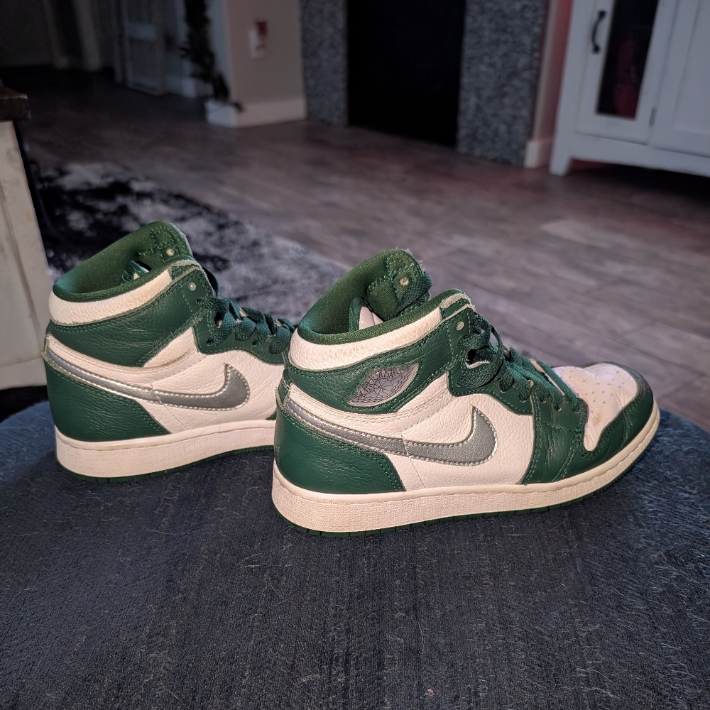 Size 4 kids Jordans